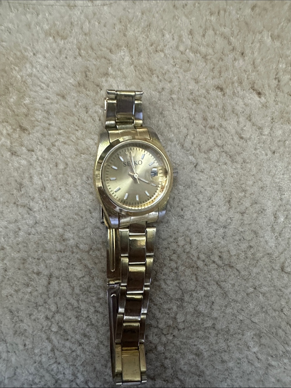 Seiko Women's Gold-Tone Round Dial Bracelet Watch